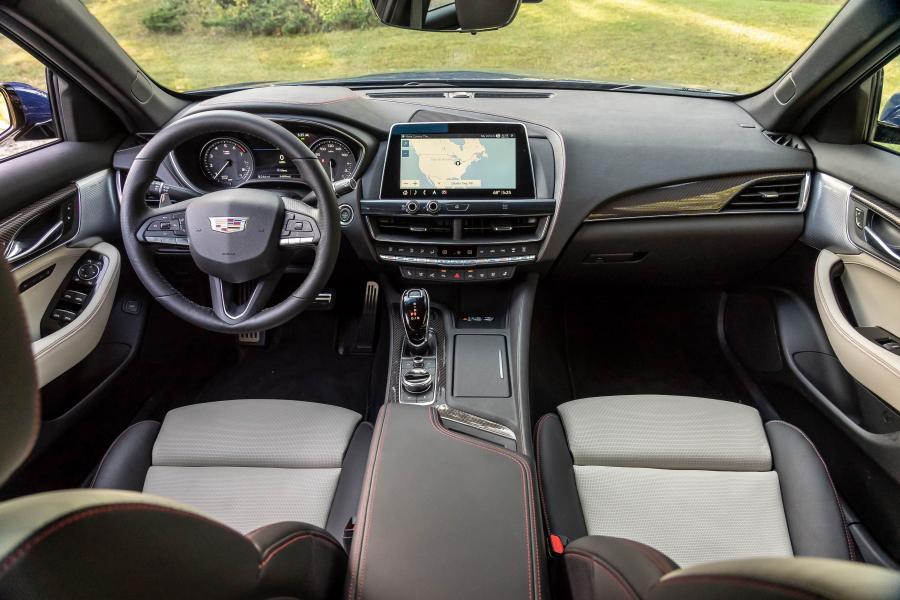 Торпедо Cadillac CT5 350T 2019 года  (фото 15 из 40)